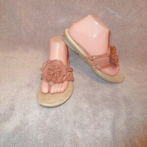 Earth Spirit Gelron Sandals Size 9 Suede Flower Meri Padded Comfort Flip Flops